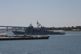 미국 요새항구-샌디에고에 왠 군함